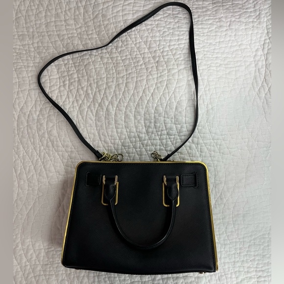 Micheal Kors Purse - Picture 2 of 7